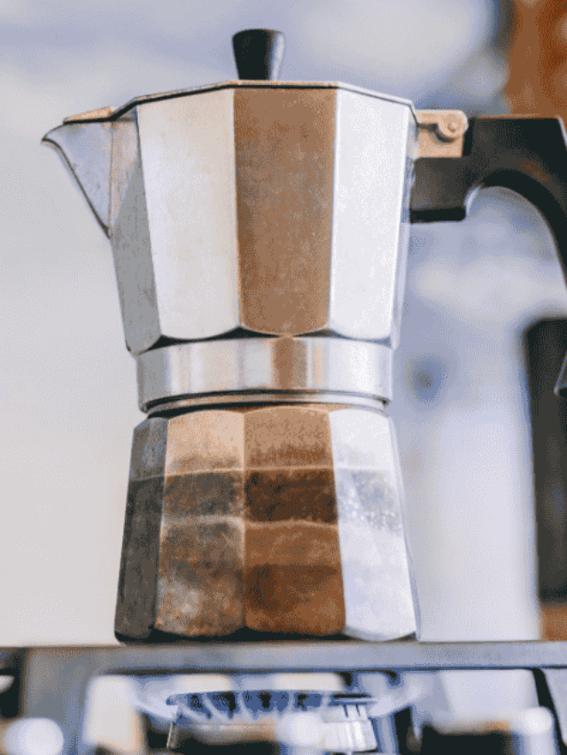 If You Love Coffee More Than People, Here Are the Best Coffee Makers Under ₹2000